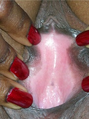 Sexy Black Amateur Spreads Her Pink Pussy Apart