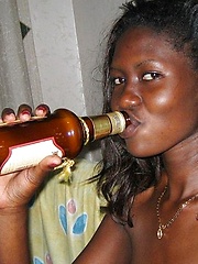 Black gf waiting for me drunk and naked